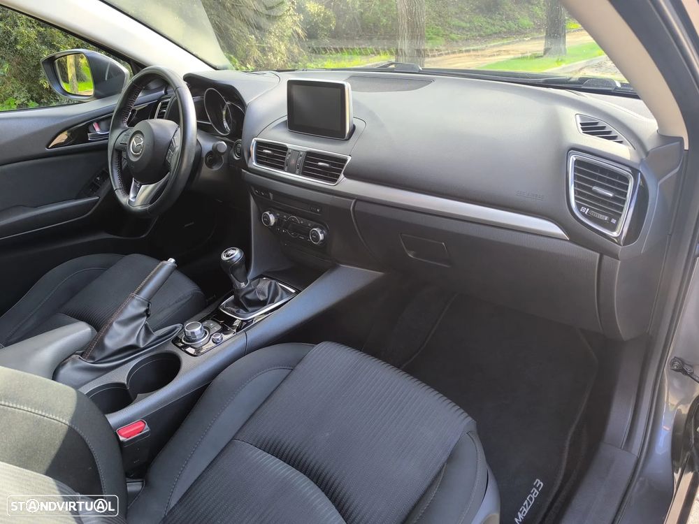 Mazda 3 Hatchback - 22