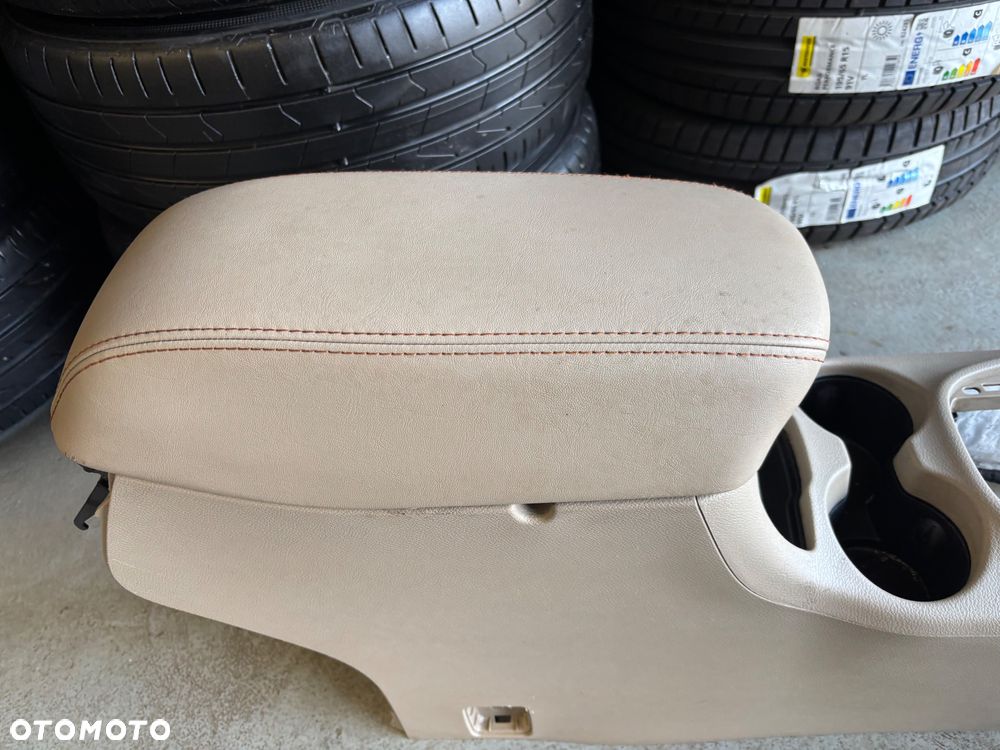 JEEP CHEROKEE KL LIFT 2019- TUNEL SRODKOWY PODŁOKIETNIK - 2