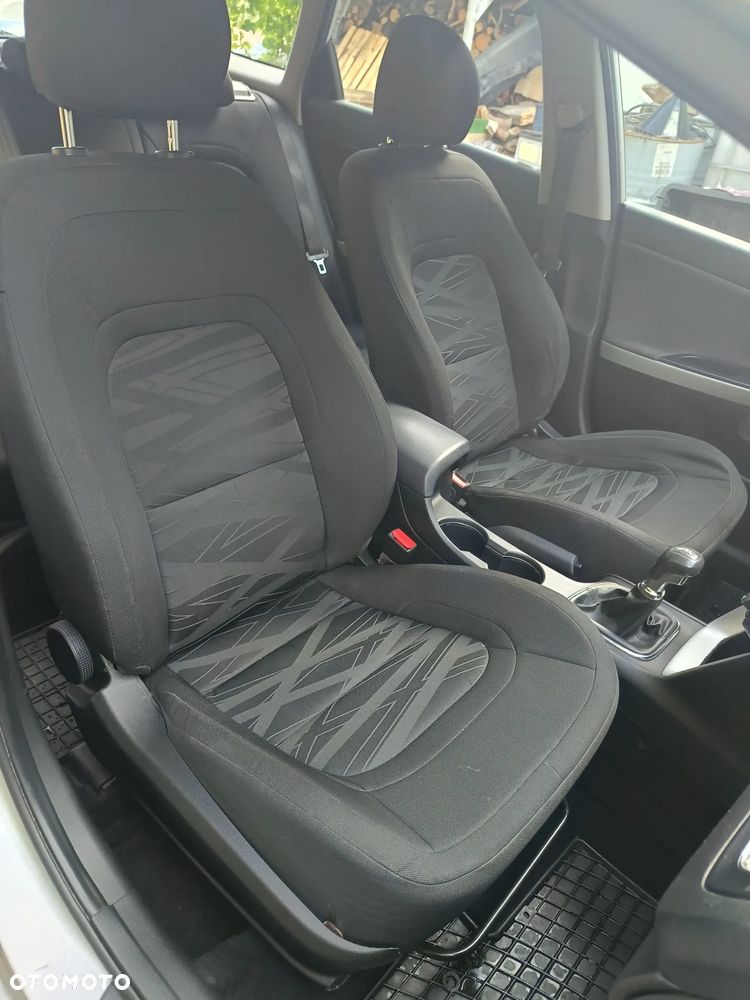 Kia Ceed Cee'd 1.6 GDI L - 8