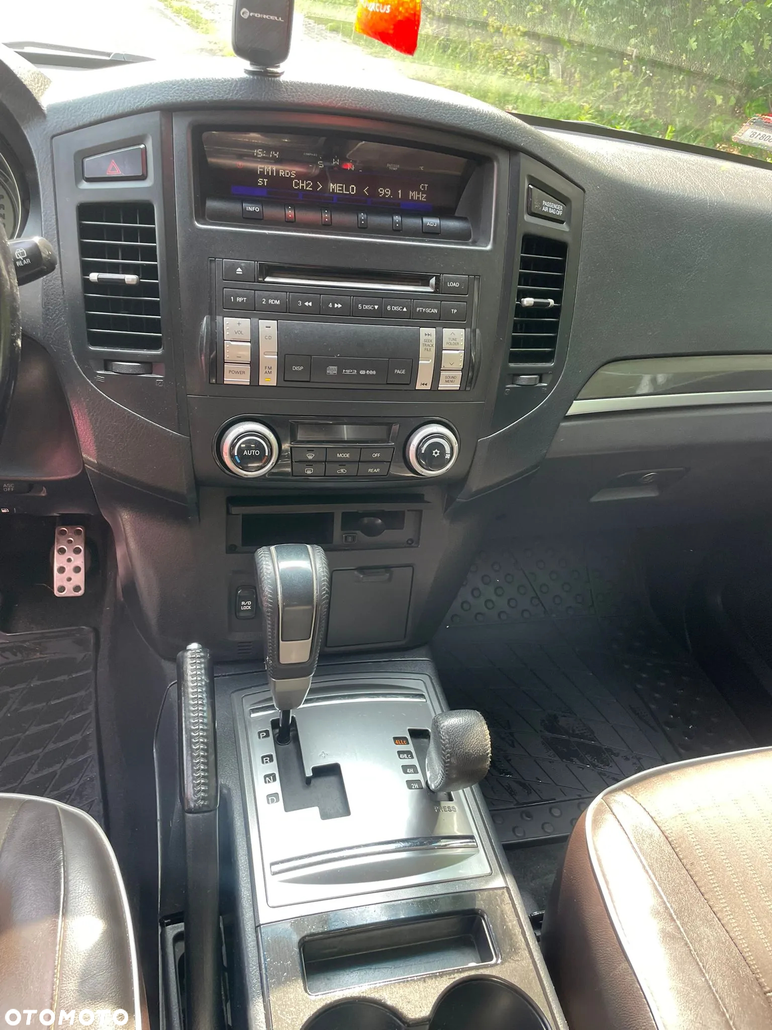 Mitsubishi Pajero - 11