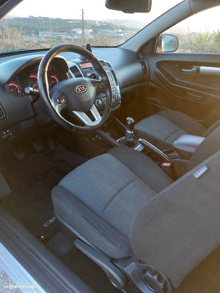 Kia Ceed S Coupé 1.4 CVVT EX ISG - 10