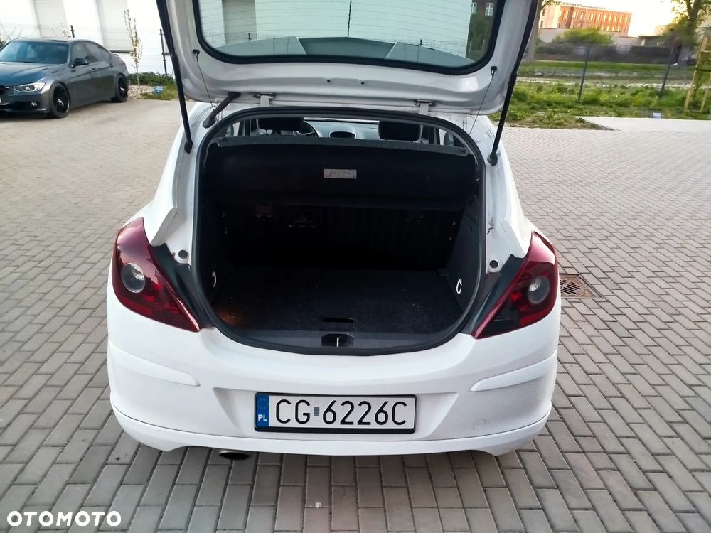 Opel Corsa 1.4 16V Sport - 9
