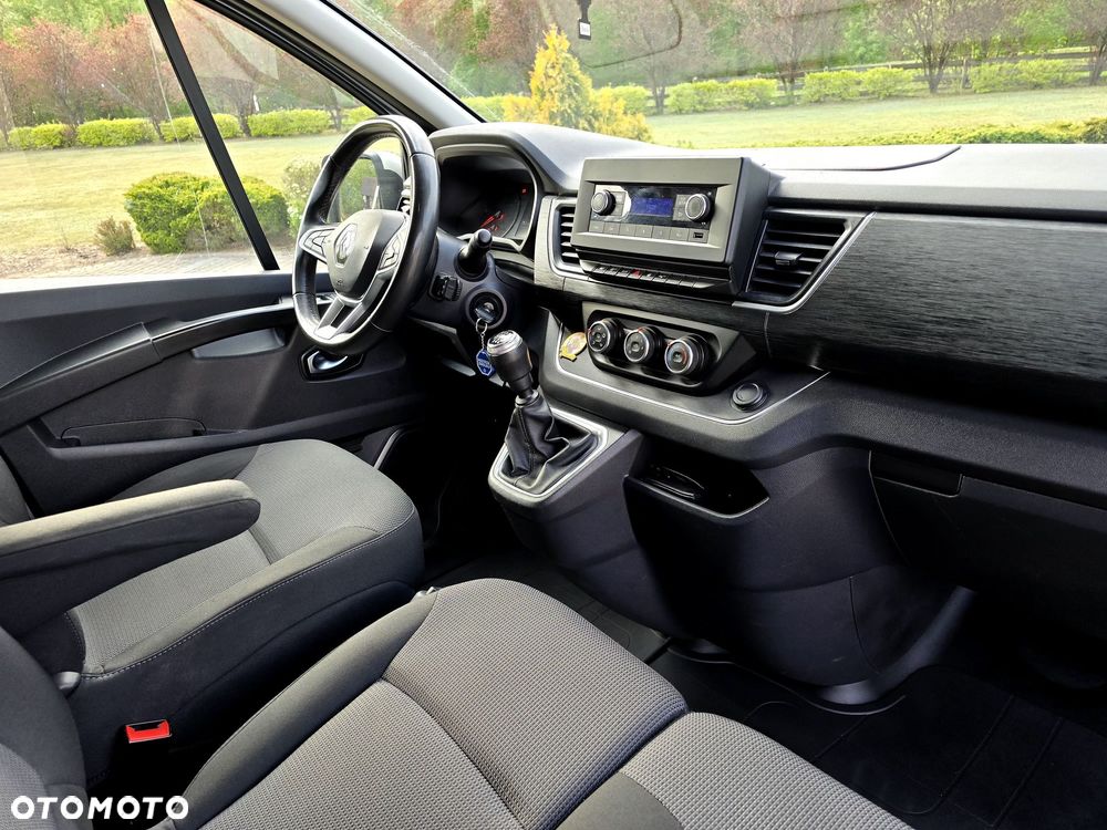 Renault Trafic - 25