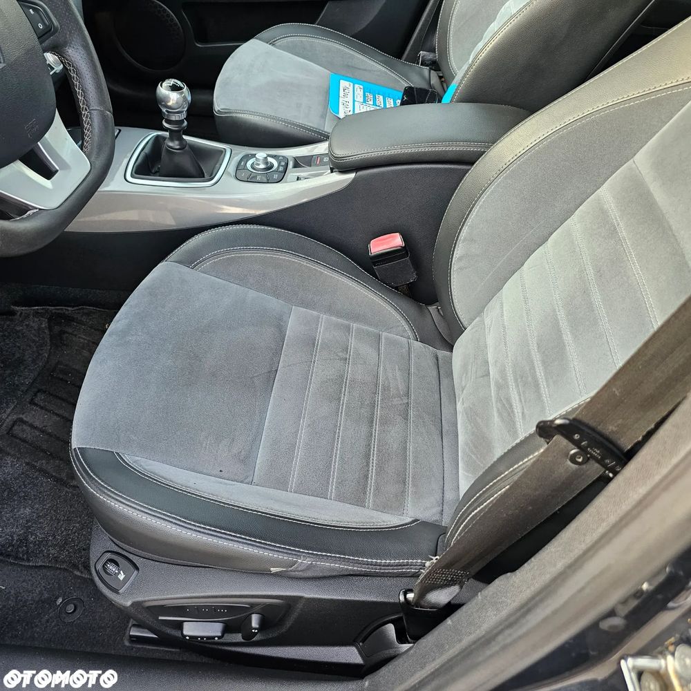 Renault Laguna dCi 180 FAP GT - 7