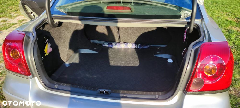 Toyota Avensis 2.0 D-4D Prestige - 14