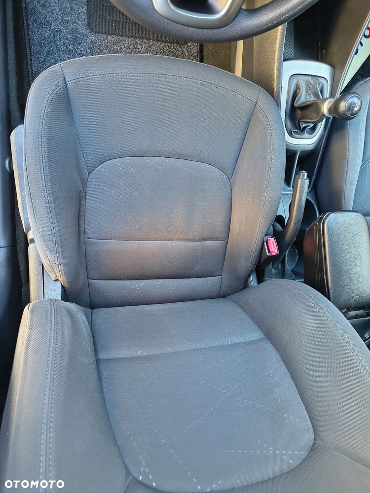 Kia Rio 1.2 Dream Team Edition - 12
