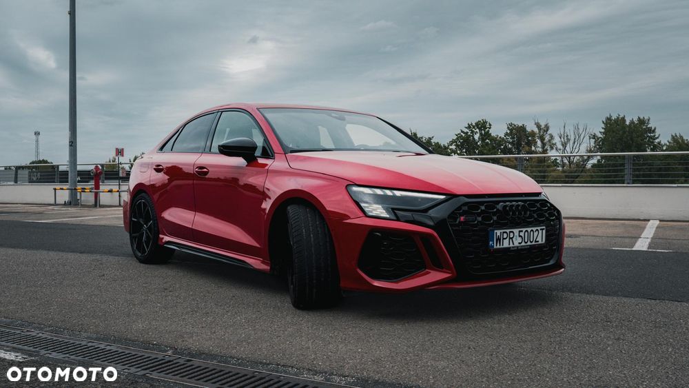 Audi RS3 Limousine - 1