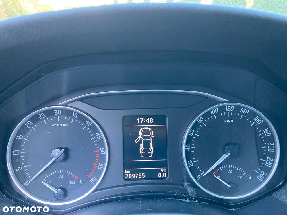 Skoda Octavia 1.6 TDI Elegance DSG - 2