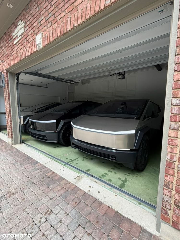 Tesla Cybertruck - 9