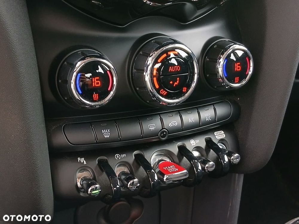 MINI Cooper Standard - 18