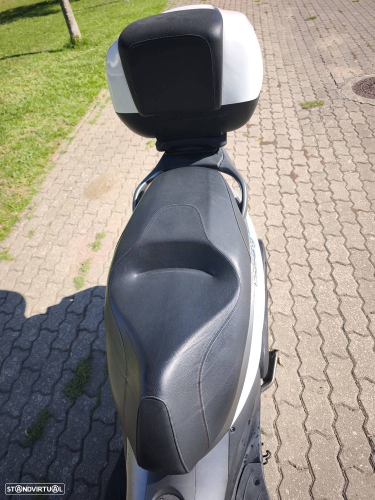 Piaggio Beverly 350 - 3