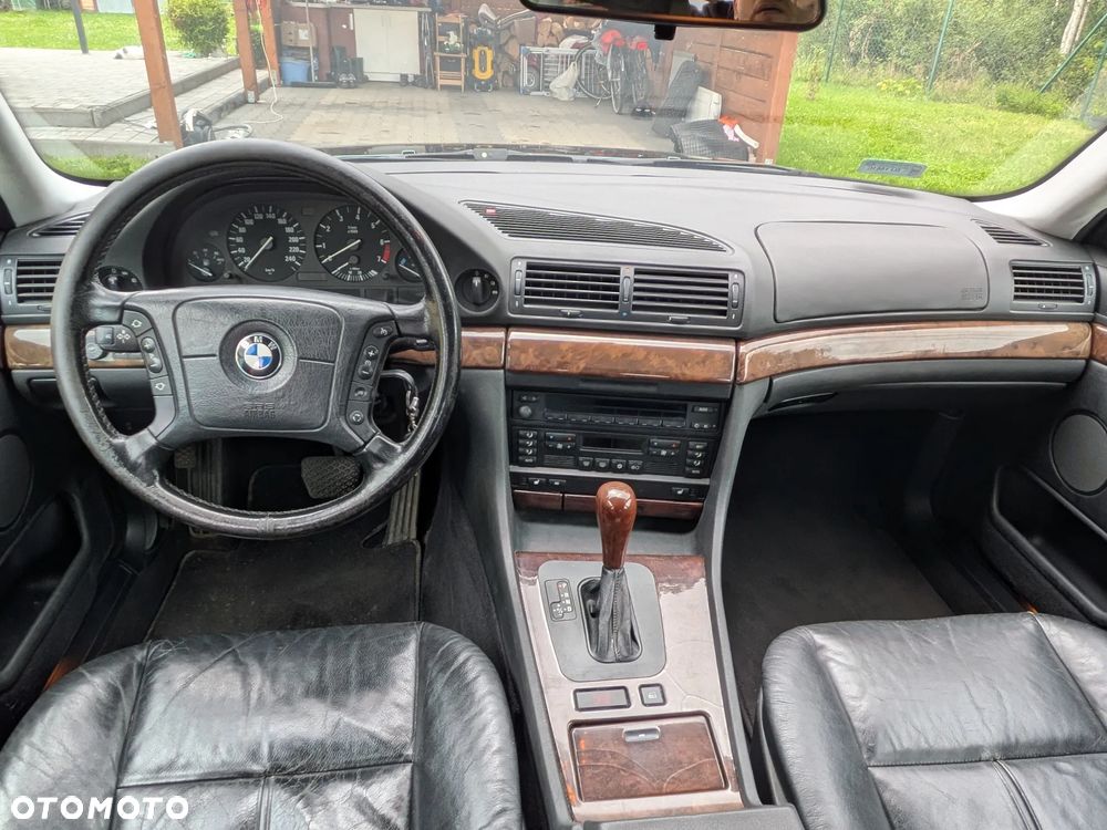 BMW Seria 7 - 8