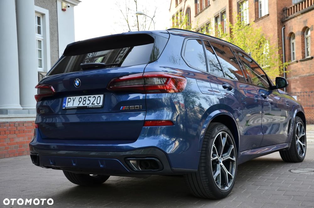 BMW X5 M M50i - 16