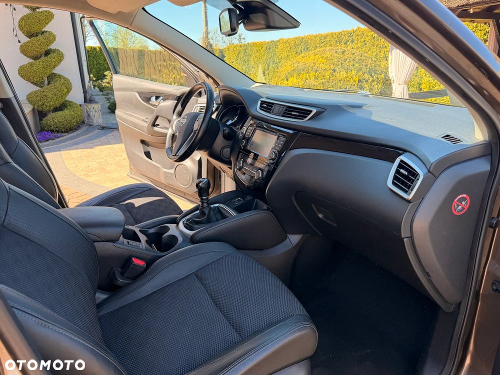 Nissan Qashqai 1.6 DCi N-Connecta - 19