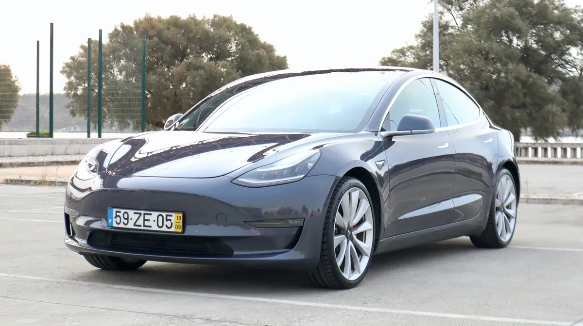 Tesla Model 3 Performance Dual Motor AWD - 2