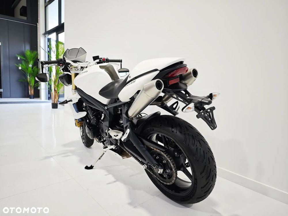 Triumph Street Triple - 22