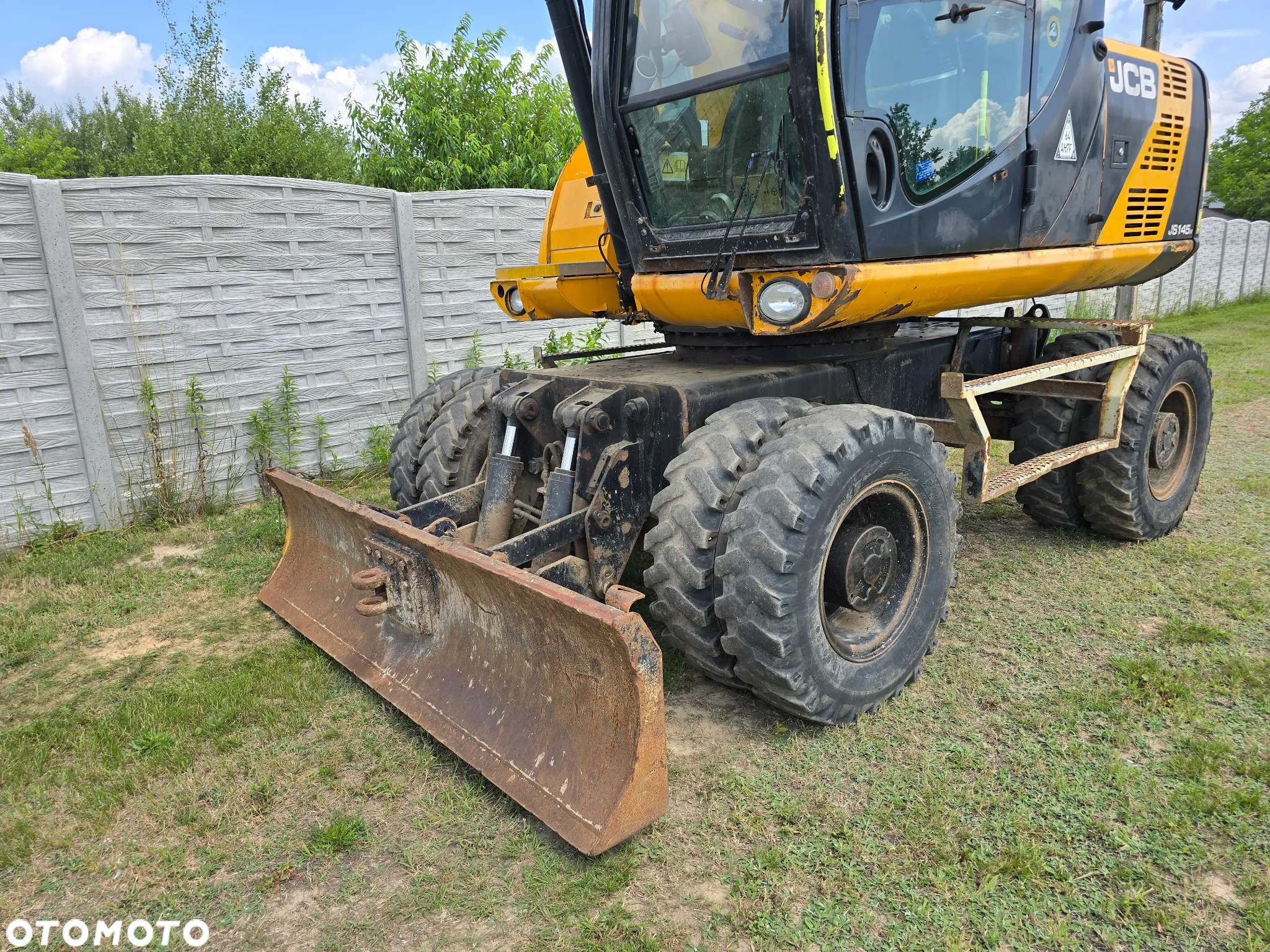 JCB - 5