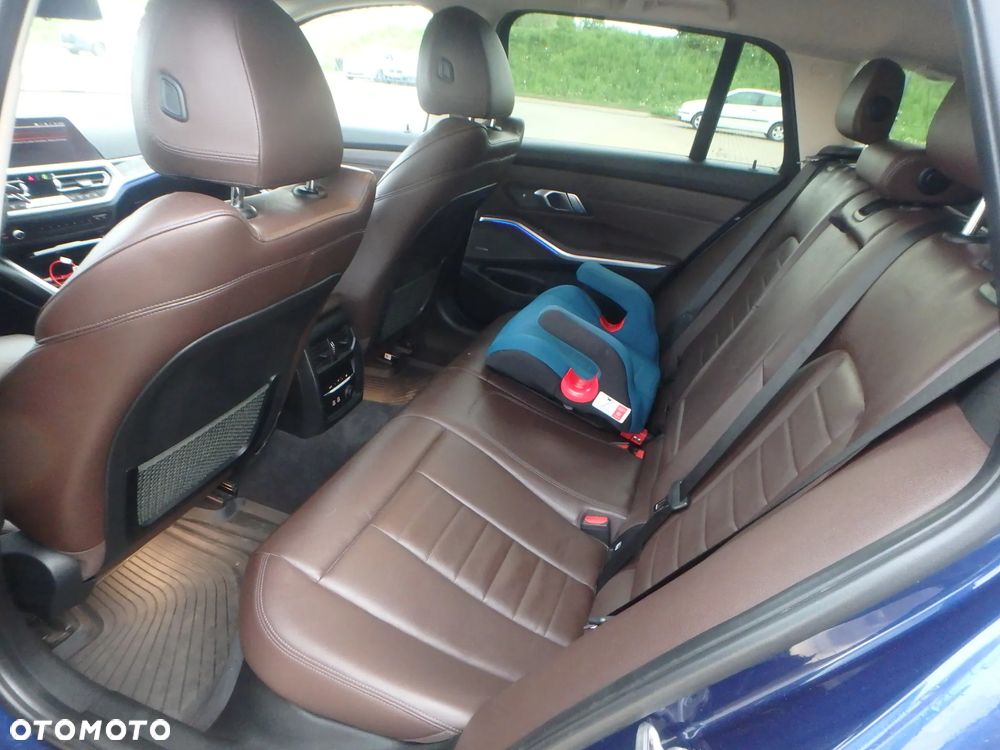BMW Seria 3 330d xDrive M Sport - 10