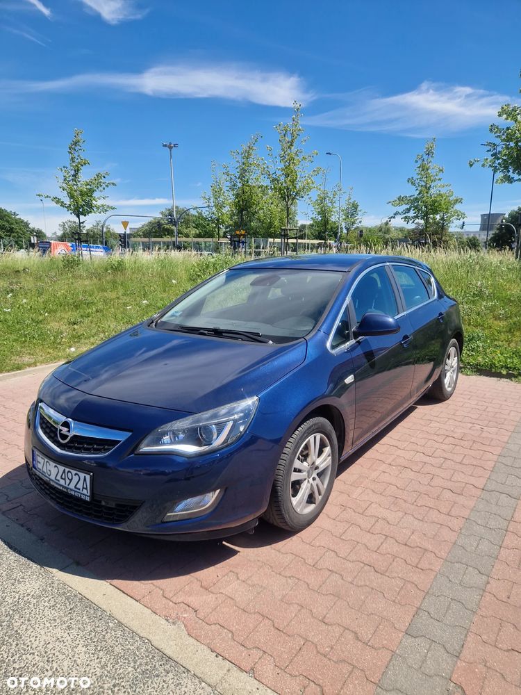 Opel Astra 1.4 T Cosmo - 1