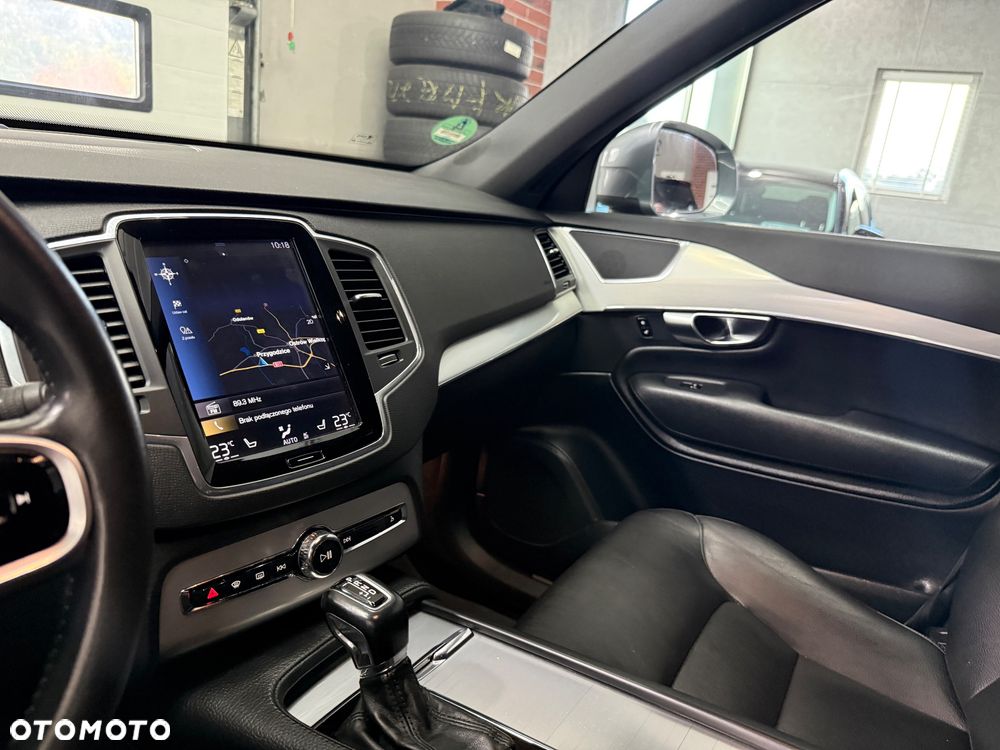 Volvo XC 90 D5 AWD Geartronic Momentum - 29