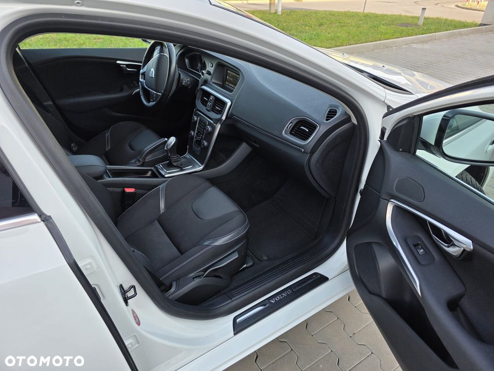 Volvo V40 D2 - 18