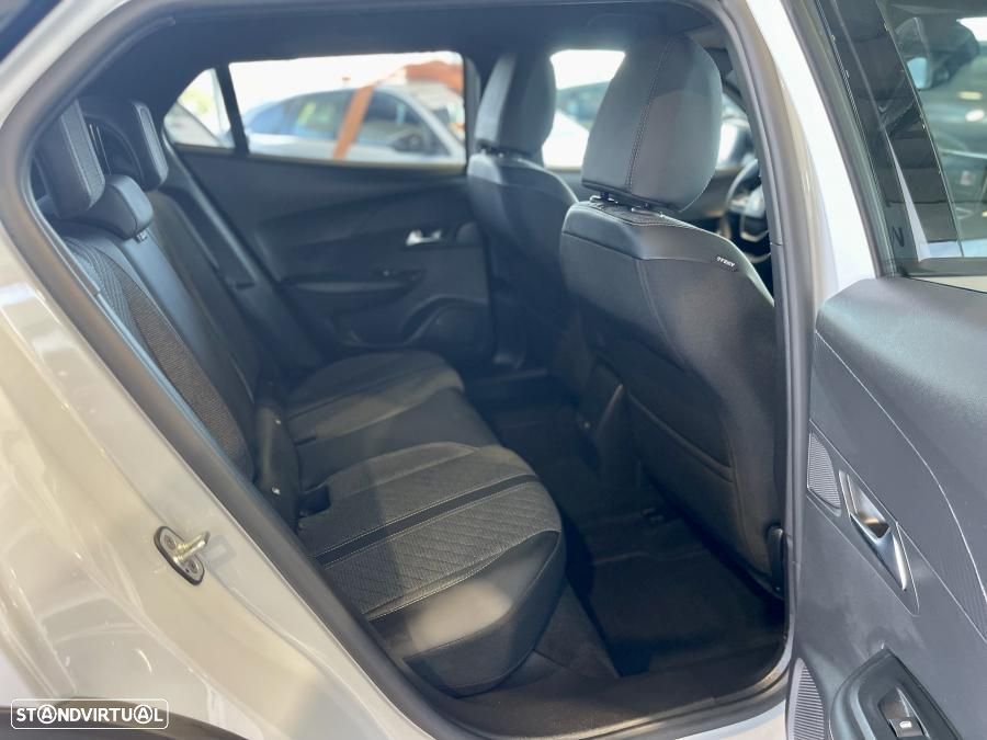 Peugeot 2008 1.2 Hybrid Allure e-DCS6 - 15