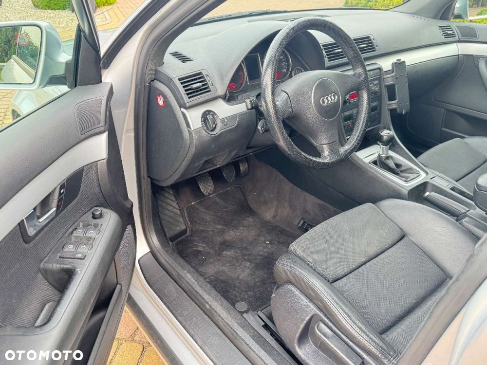 Audi A4 Limousine - 15