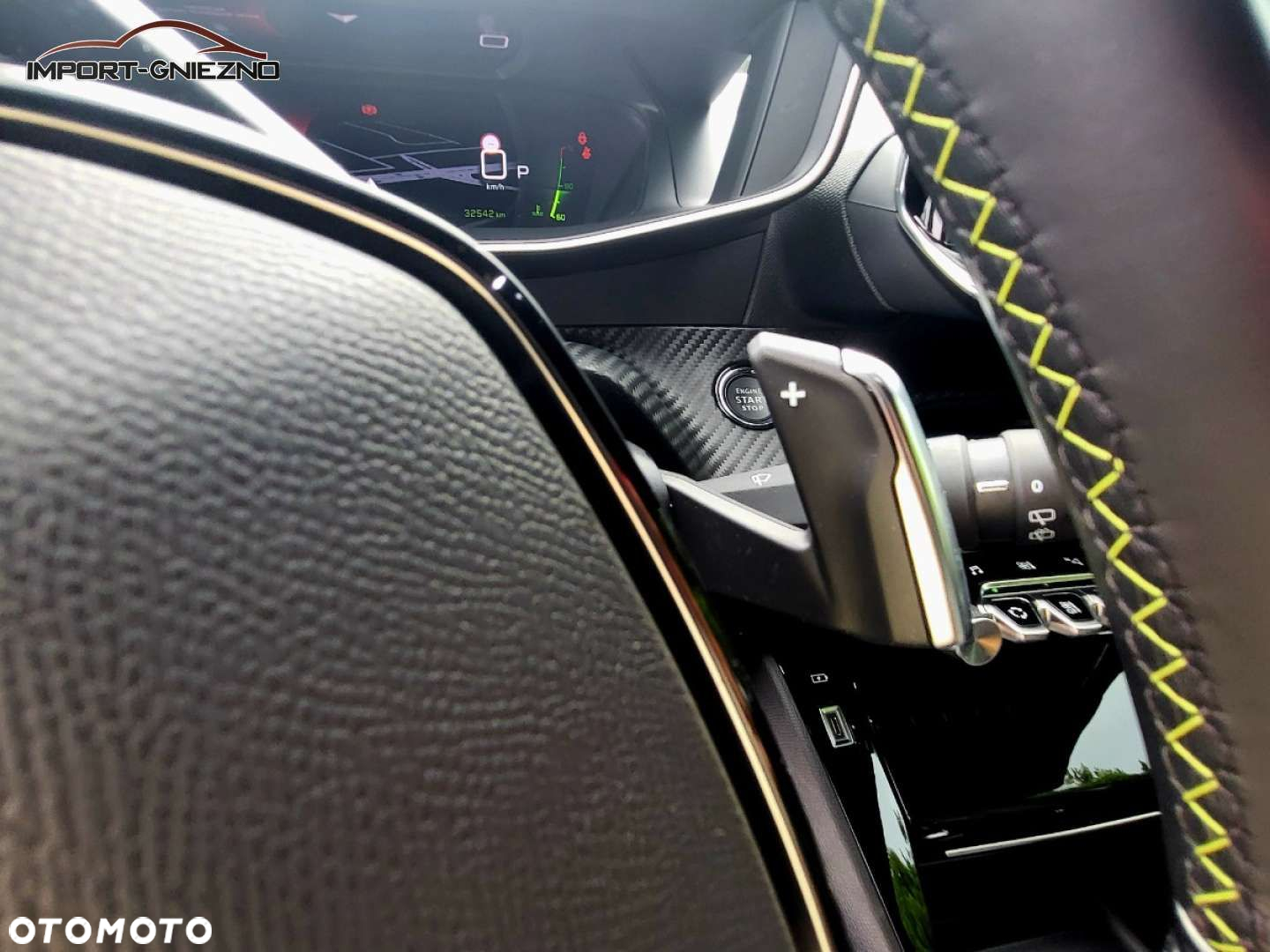 Peugeot 208 - 33