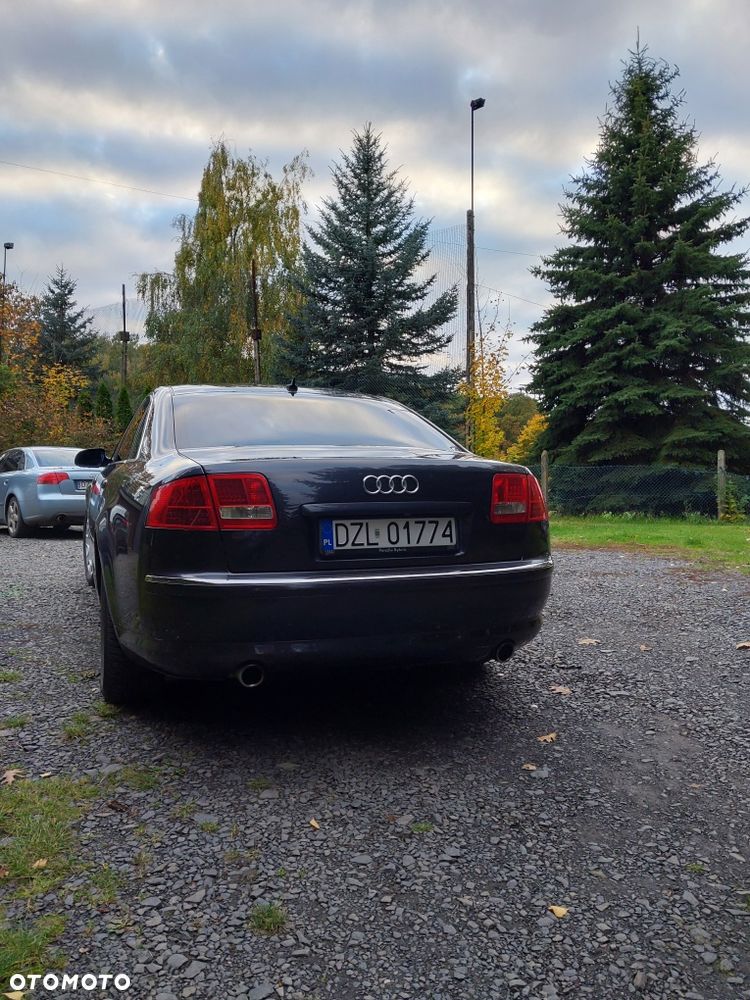 Audi A8 - 4