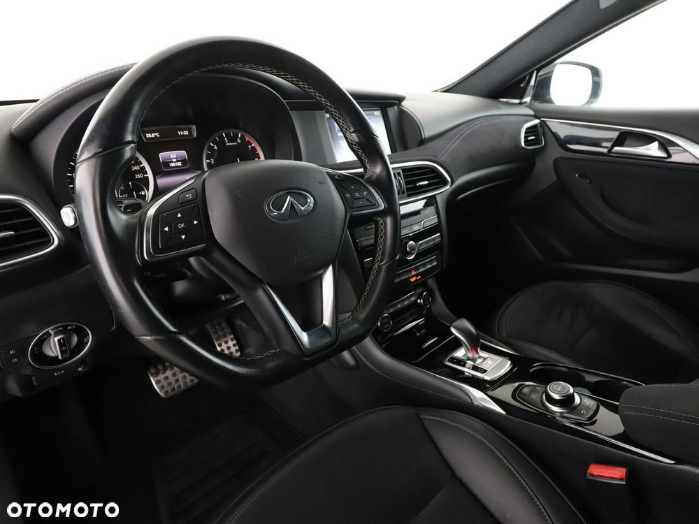 Infiniti Q30 2.0t DCT AWD Sport City Black - 15