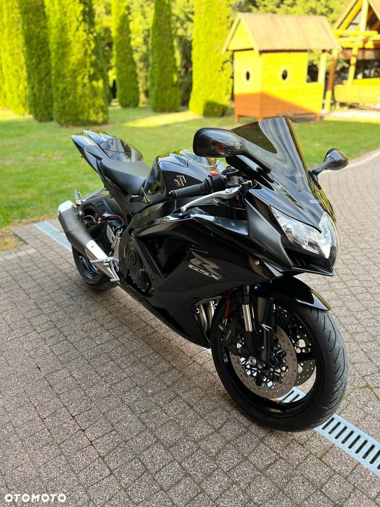 Suzuki GSX-R - 6