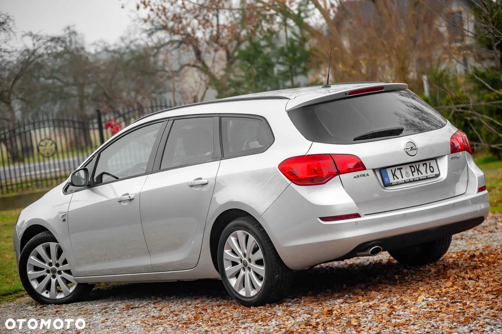 Opel Astra 1.4 Turbo 150 Jahre - 9