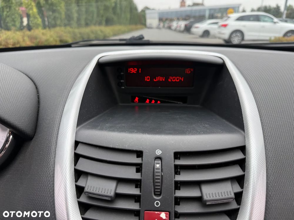 Peugeot 207 1.6 VTi Sporty - 23