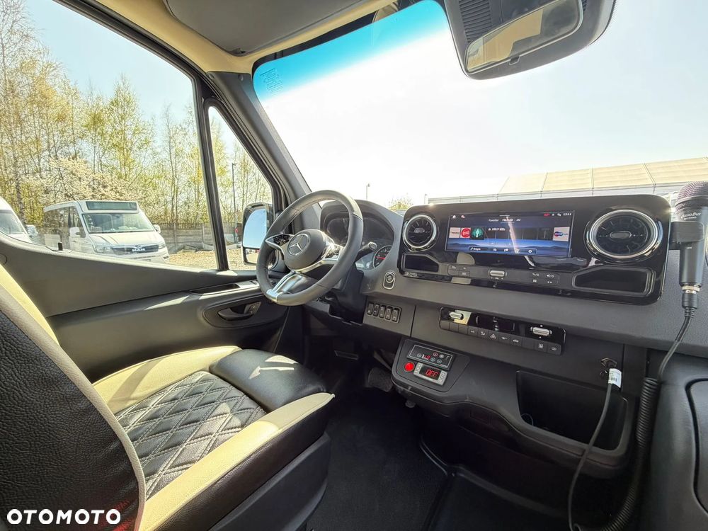 Mercedes-Benz Sprinter 519 - 19