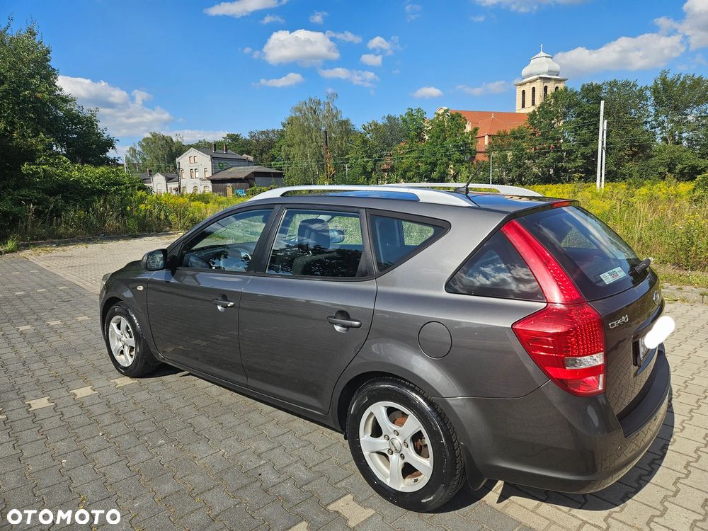 Kia Ceed 1.6 Comfort + - 24