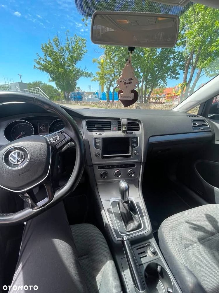 Volkswagen Golf - 6