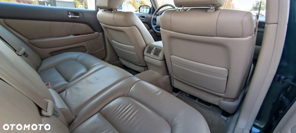 Lexus LS Standard - 16