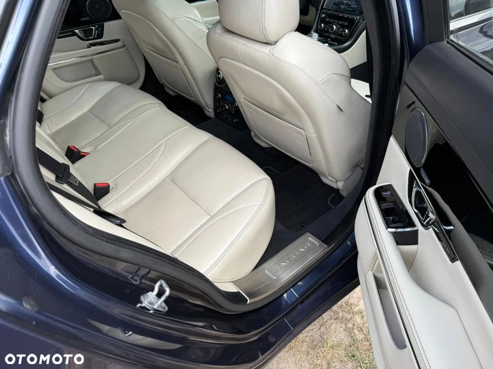Jaguar XJ 3.0 V6 Kompressor AWD Premium Luxury - 6