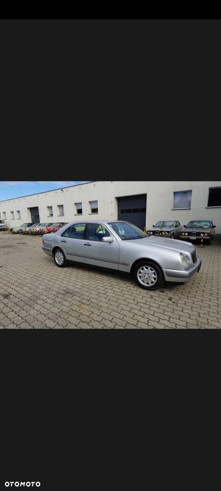 Mercedes-Benz Klasa E 290 TD Elegance - 34