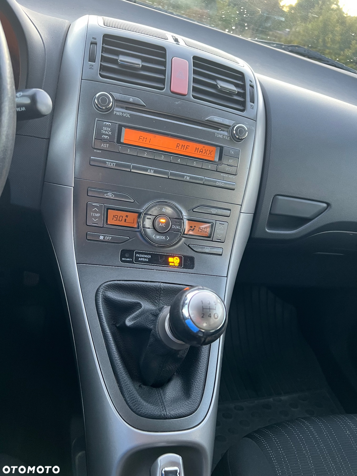 Toyota Auris 1.6 VVT-i Premium - 23
