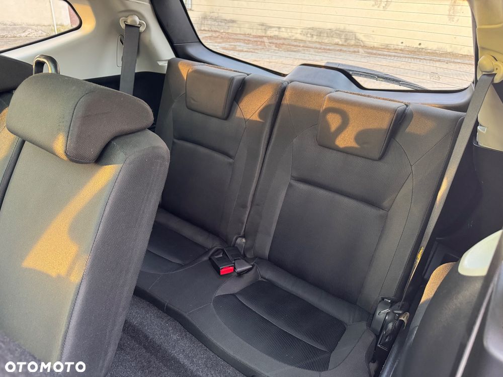 Nissan Qashqai+2 2.0 dCi DPF tekna - 22