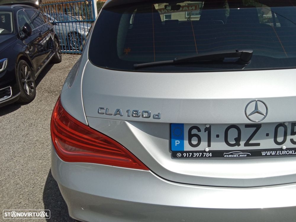 Mercedes-Benz CLA 180 d Shooting Brake AMG Line - 9