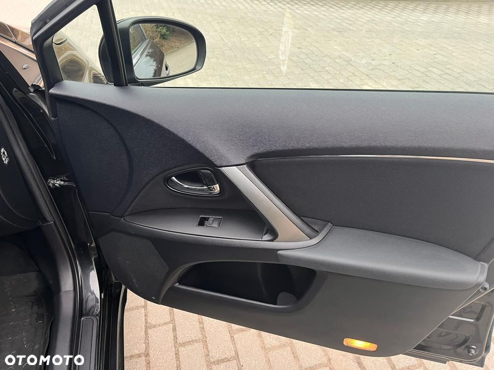 Toyota Avensis 2.0 D-4D Premium - 2