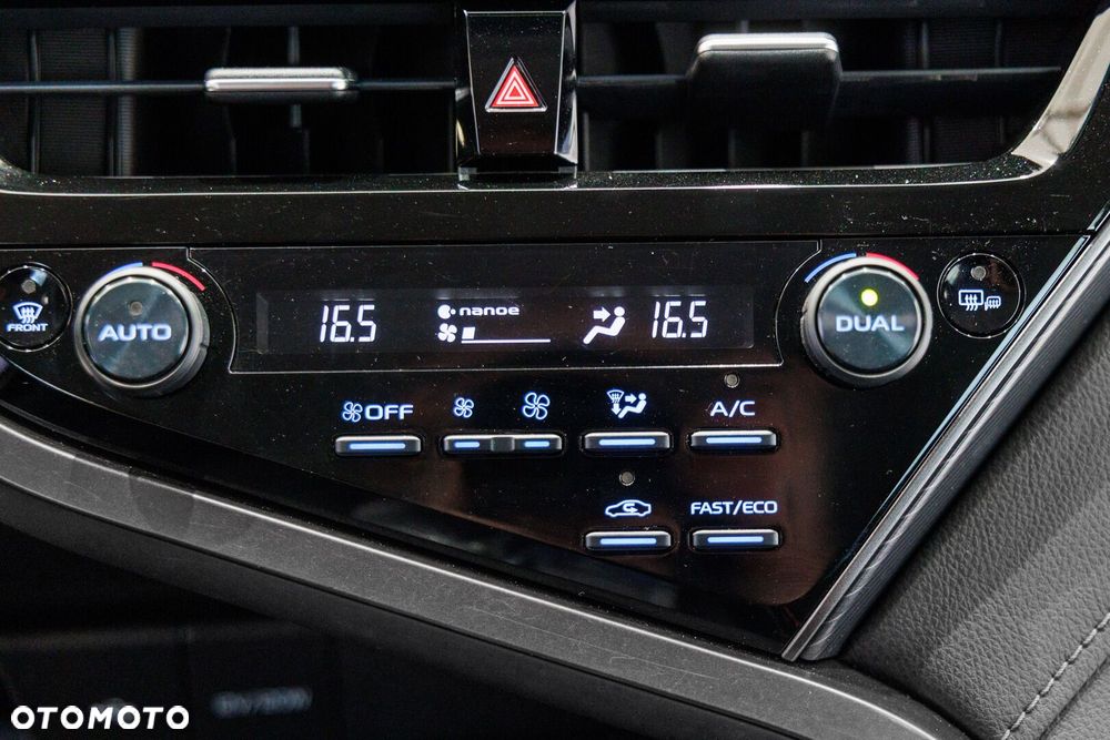 Toyota Camry 2.5 Hybrid Comfort CVT - 36