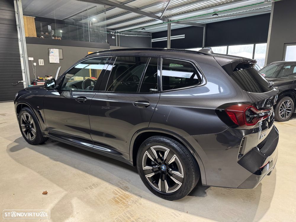 BMW iX3 M Sport Impressive - 7