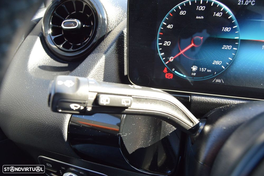 Mercedes-Benz GLA 180 - 30