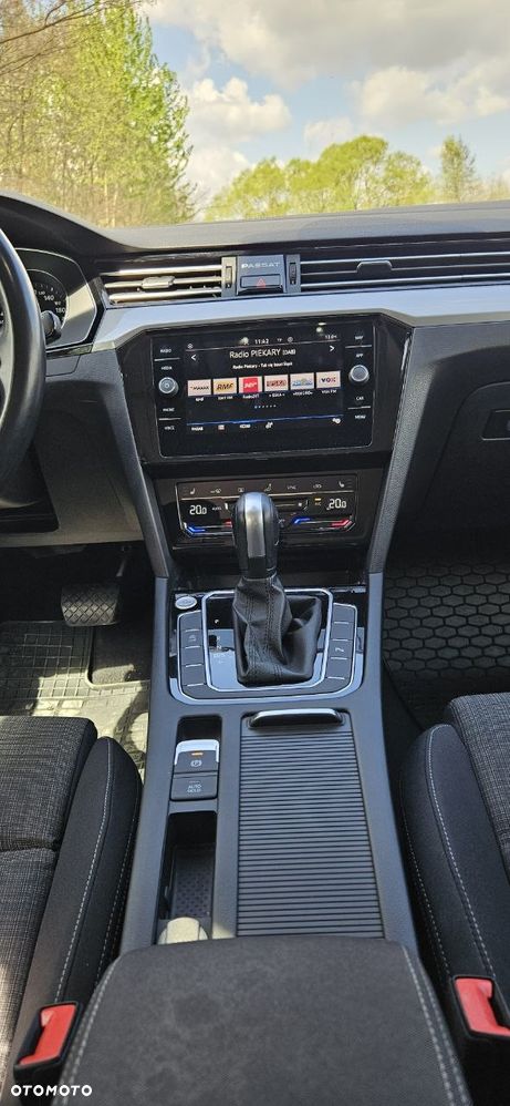 Volkswagen Passat Variant 2.0 TSI Business DSG - 20