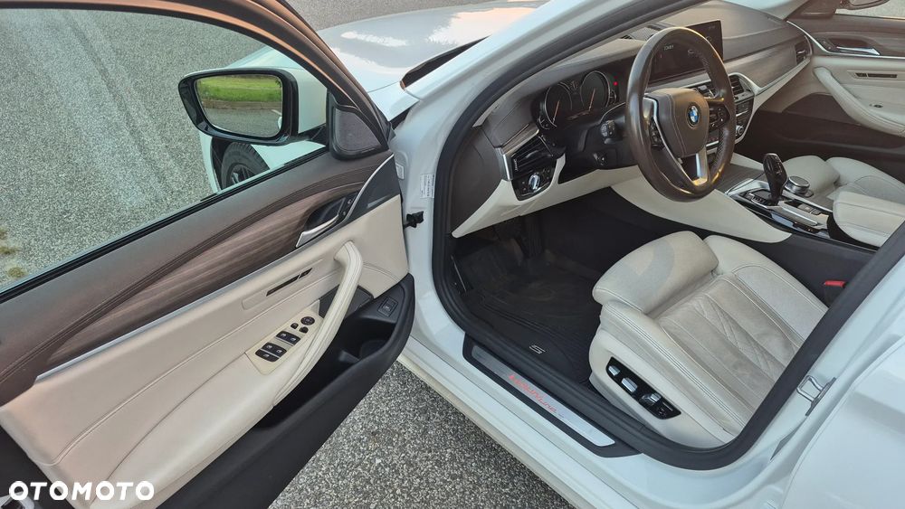 BMW Seria 5 520d Luxury Line - 13