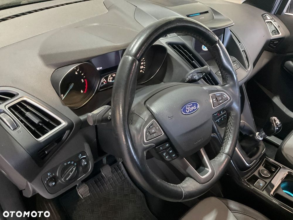 Ford Kuga 2.0 TDCi 4x4 Titanium - 16