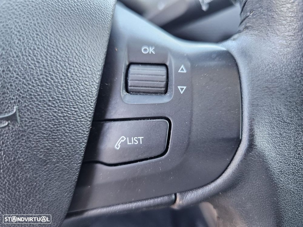 Peugeot 2008 1.6 BlueHDi Style - 38
